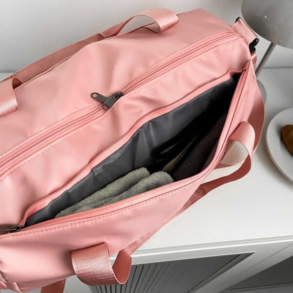 Travelling Bag - Image 4