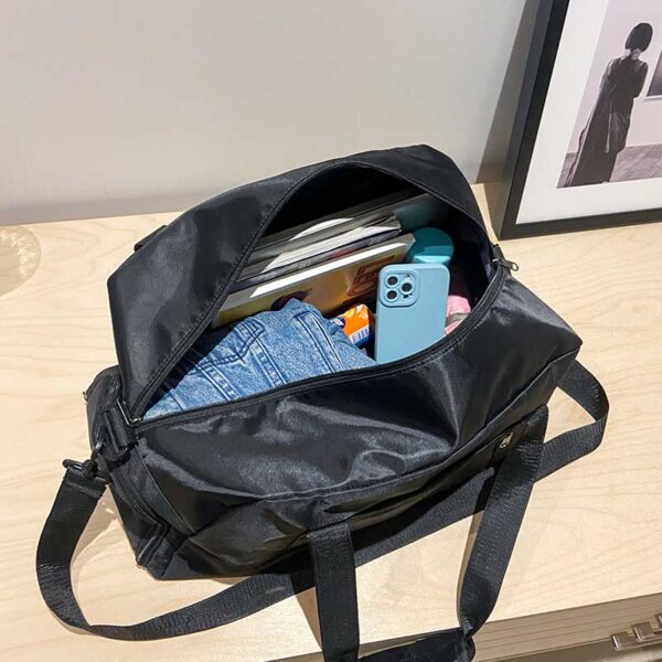 Travelling Bag - Image 5