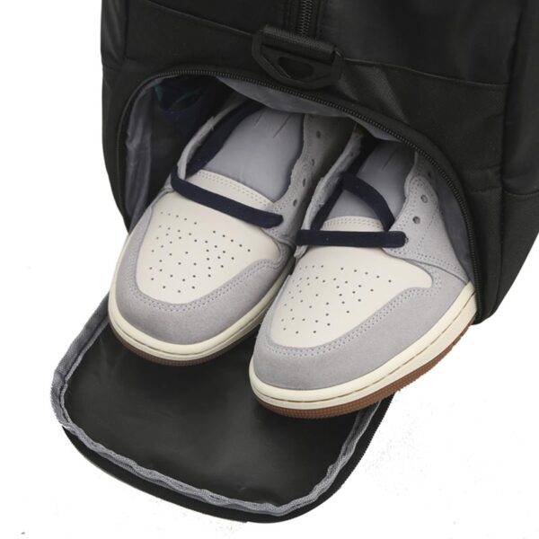 Travelling Bag - Image 8