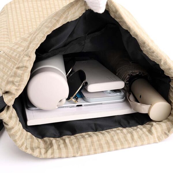 Large-capacity plaid drawstring backpack - Image 4